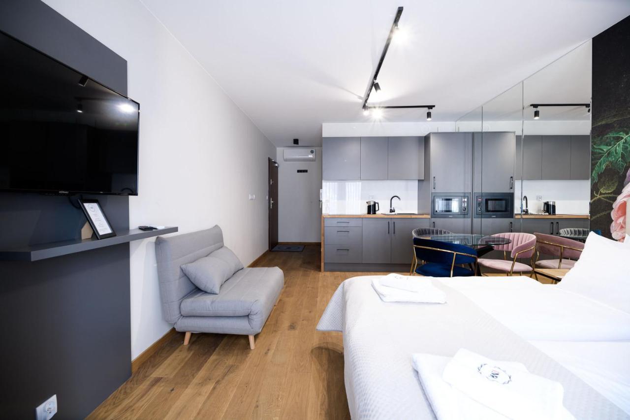 Aparthotel Inspire Miodova Residence Krakow Bagian luar foto