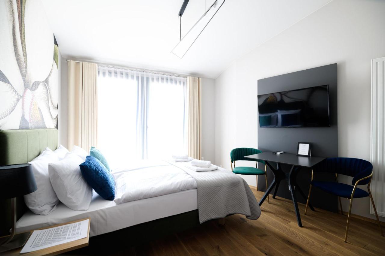 Aparthotel Inspire Miodova Residence Krakow Bagian luar foto