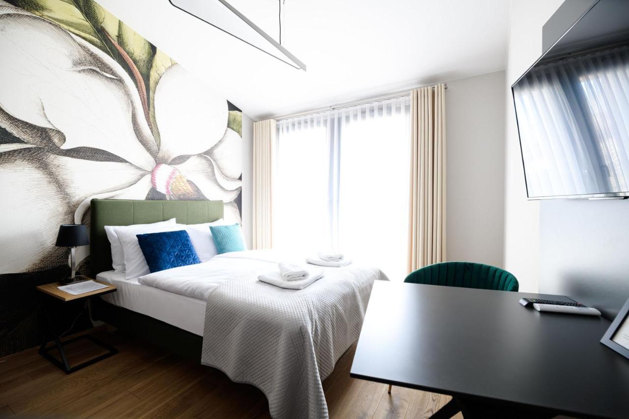Aparthotel Inspire Miodova Residence Krakow Bagian luar foto