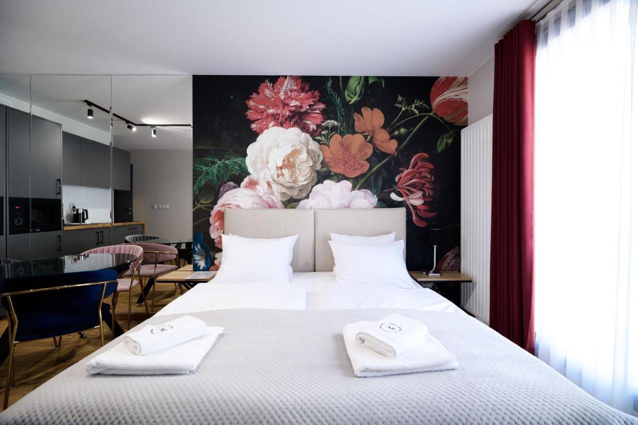 Aparthotel Inspire Miodova Residence Krakow Bagian luar foto