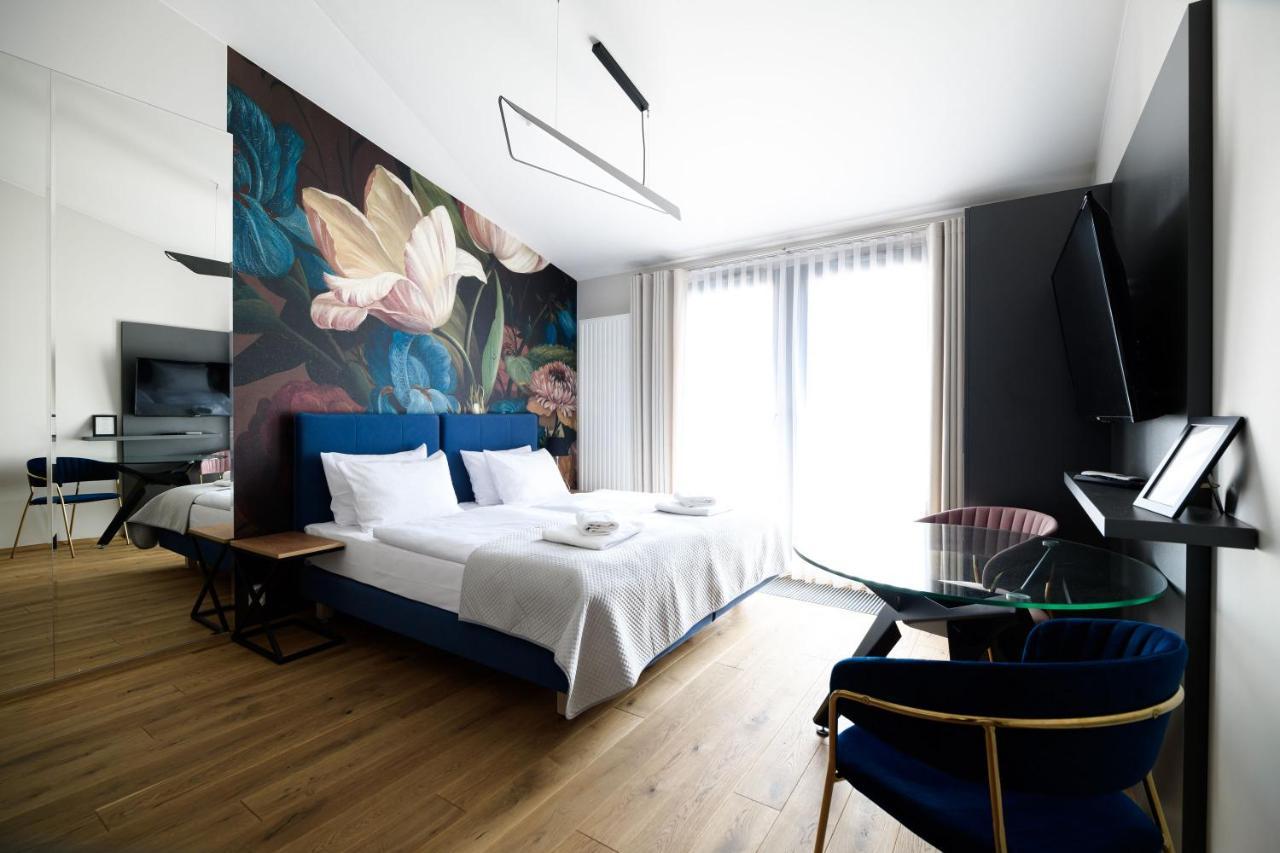Aparthotel Inspire Miodova Residence Krakow Bagian luar foto