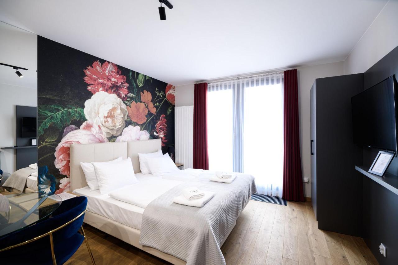 Aparthotel Inspire Miodova Residence Krakow Bagian luar foto