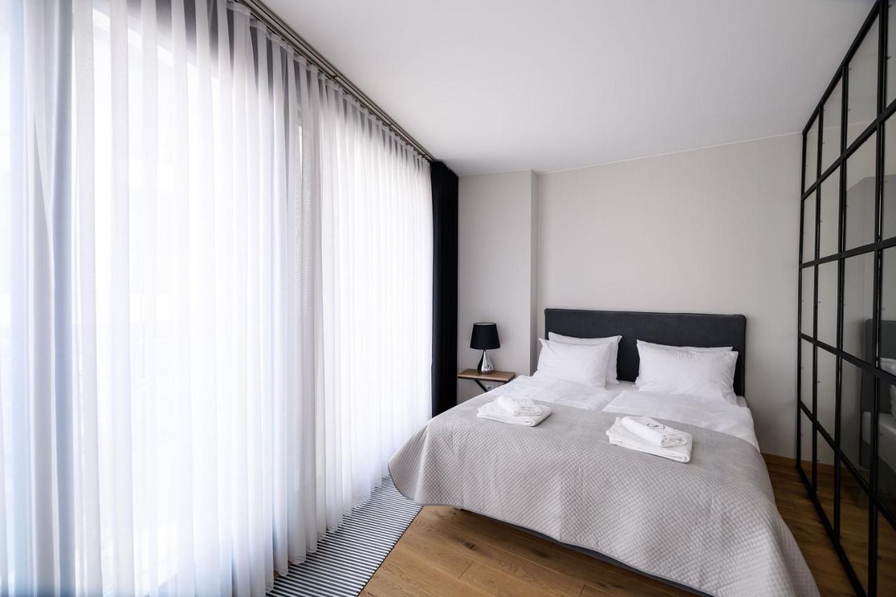 Aparthotel Inspire Miodova Residence Krakow Bagian luar foto