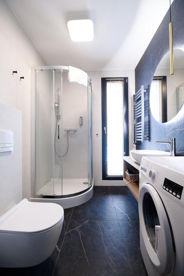 Aparthotel Inspire Miodova Residence Krakow Bagian luar foto