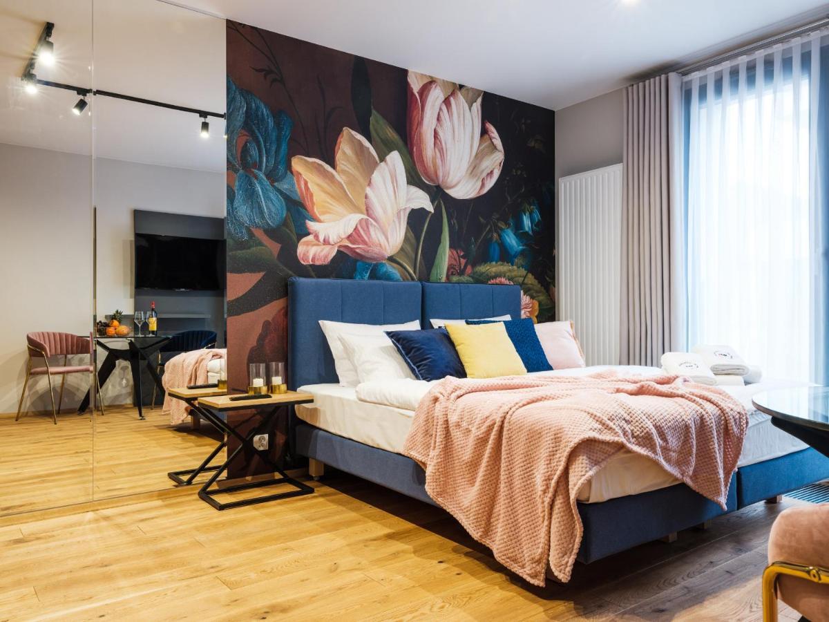Aparthotel Inspire Miodova Residence Krakow Bagian luar foto