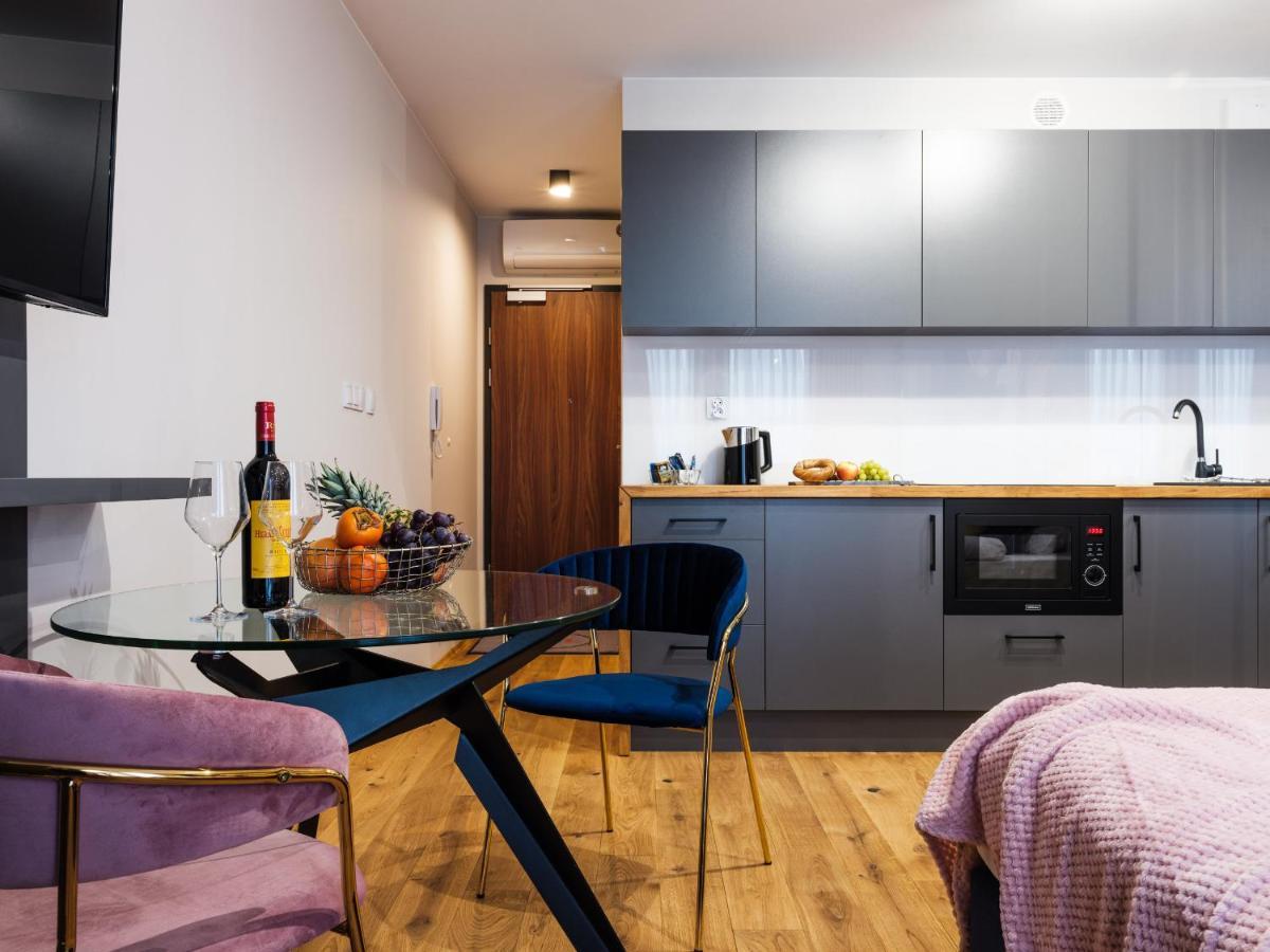Aparthotel Inspire Miodova Residence Krakow Bagian luar foto