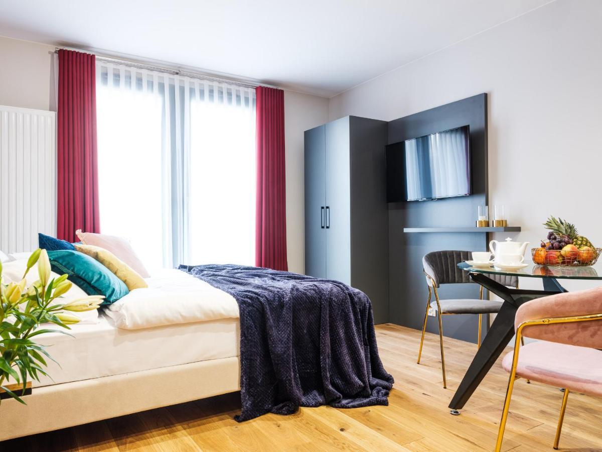 Aparthotel Inspire Miodova Residence Krakow Bagian luar foto